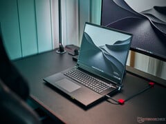 Обзор Schenker Key 18 Pro E25: Высокотехнологичная рабочая станция с RTX 5090 и 256 ГБ ОЗУ
