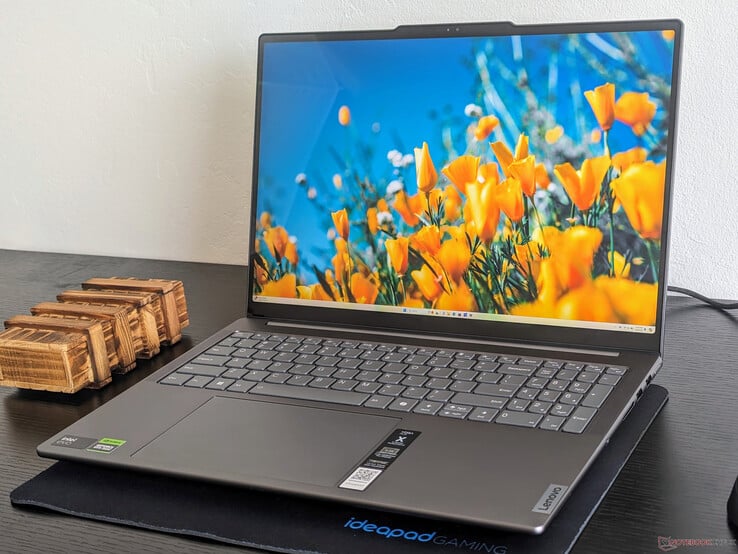 Lenovo Yoga Pro 9 16IMH9 RTX 4050 Lenovo Yoga Pro 9 16IMH9 RTX 4050