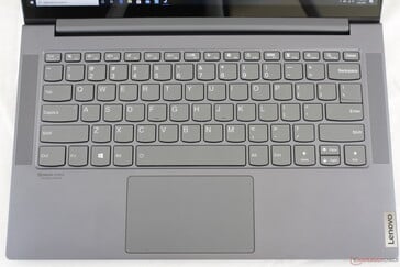 Клавиатура такая же, как у IdeaPad S940. Изменено расположение лишь некоторых функциональных клавиш