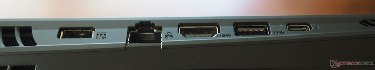 Левая сторона: питание, RJ-45, HDMI 2.1, USB-A 3.2 Gen 2, Thunderbolt 5 (DP 2.1, PD 3.0)