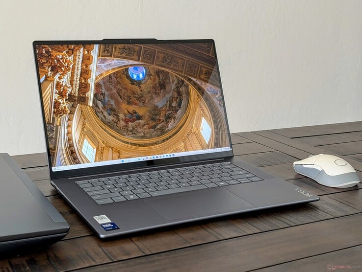 Lenovo Yoga Slim 7 15ILL9 Aura 2024 Lenovo Yoga Slim 7 15ILL9 Aura 2024