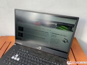 Поведение экрана ноутбука на солнце