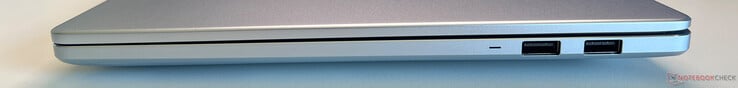 Справа: 2x USB-A 3.2 Gen.1 (5 Гбит/с)