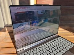 Читабельность экрана на улице