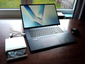 Обзор ноутбука Asus VivoBook 18: Огромный экран теперь дешевле $1000
