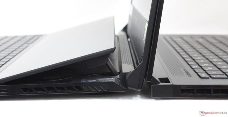 Слева: Asus Zephyrus Duo 15 SE, Справа: MSI GS66 Слева: Asus Zephyrus Duo 15 SE, Справа: MSI GS66