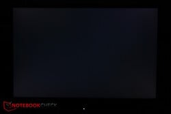 Отсутствие видимых утечек подсветки