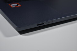 Acer TravelMate P4: устройство для чтения карт памяти microSD