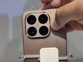 Похоже, что это один из телефонов Xiaomi 15T. (Источник изображения: Gadgetsdata)