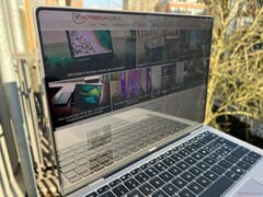 Читабельность экрана на улице