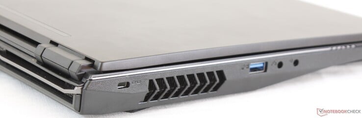 Левая сторона: слот замка Kensington, USB 3.0, выход на наушники, микрофонный вход