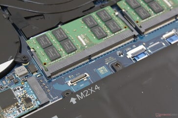 SATA коннектор на плате есть в любой из конфигураций
