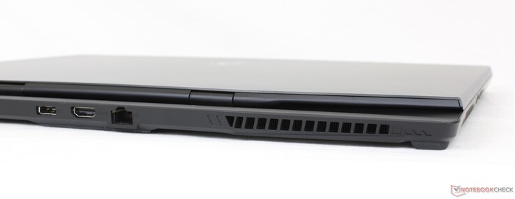 Задняя сторона: разъем питания, HDMI 2.1, 2.5-Гбит Ethernet
