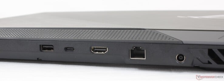 Левая сторона: USB-A 3.2 Gen. 1, USB-C 3.2 Gen. 2 (DisplayPort + Power Delivery), HDMI 2.0b, гигабитный RJ-45, разъем питания