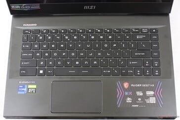 Индивидуальная RGB-подсветка клавиш. Все символы на клавишах светятся
