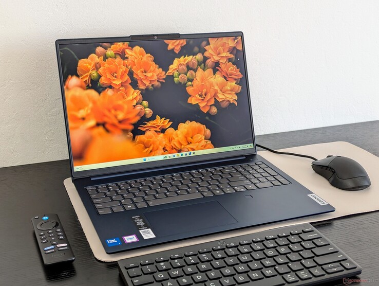 Lenovo IdeaPad Slim 7 16IRU9 (также известный как IdeaPad Slim 7 16 G9) Lenovo IdeaPad Slim 7 16IRU9 (также известный как IdeaPad Slim 7 16 G9)
