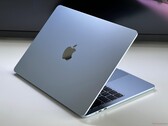 Apple M4 с пассивным охлаждением делает конкурентов устаревшими - Обзор Apple MacBook Air 13 M4 entry