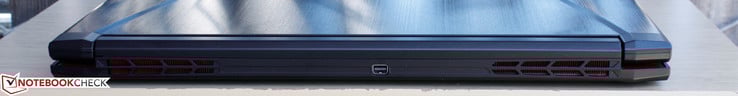 Сзади есть mini-DisplayPort 1.2