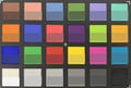 ColorChecker. Исходные цвета представлены в нижней половине каждого блока - главная камера