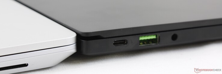 Слева: Miicrosoft Surface Laptop 3, Справа: Razer Blade Stealth Слева: Miicrosoft Surface Laptop 3, Справа: Razer Blade Stealth